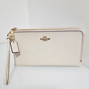 Coach Double Zip Wristlet New without tag - Pebbled Leather - Ivory Women